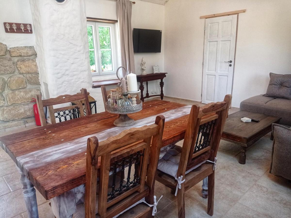 Bungalov Trapani Ruzova Bagian luar foto
